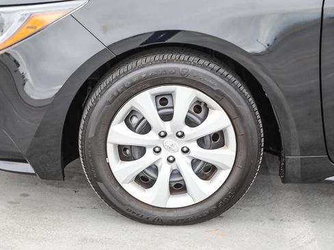 Certified 2025 Toyota Corolla LE image 11