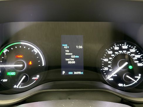 Used 2024 Toyota Sienna XLE image 13