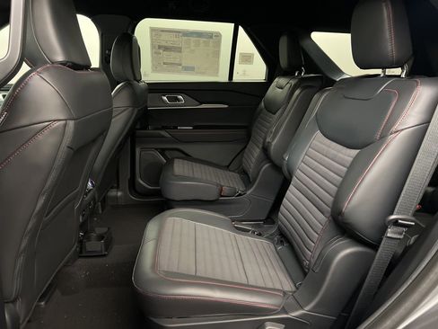 New 2025 Ford Explorer ST-Line image 31
