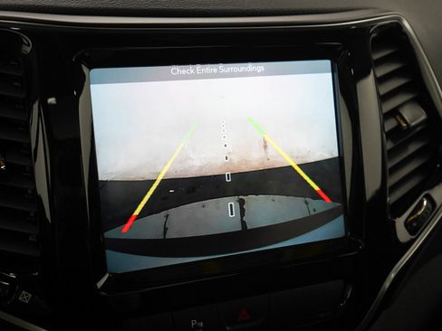 Used 2019 Jeep Cherokee Limited w/ Trailer Tow Group AWD/4WD image 22