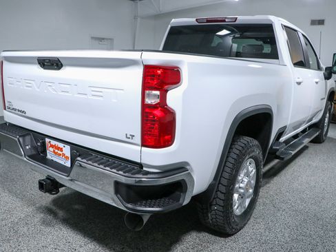 Used 2024 Chevrolet Silverado 2500 LT AWD/4WD image 7