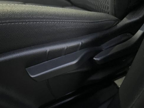 Used 2025 Chevrolet Equinox LT image 23