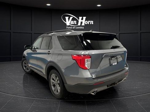 Used 2021 Ford Explorer XLT w/ XLT Sport Appearance Package image 5