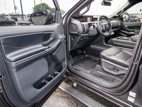 Used 2025 Ford Expedition Max Platinum w/ Stealth Appearance Package AWD/4WD image 32