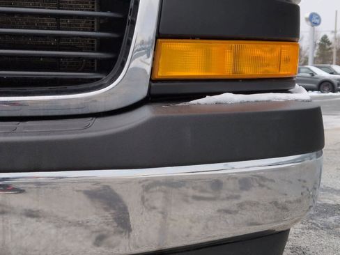 Used 2018 GMC Savana 2500 w/ Driver Convenience Package image 11