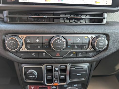 New 2026 Jeep Gladiator Willys image 26