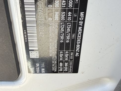 Used 2025 Mercedes-Benz Sprinter 2500 image 6