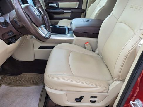 Used 2014 RAM 1500 Laramie image 29