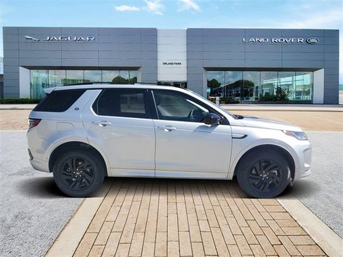 New 2025 Land Rover Discovery Sport S image 4