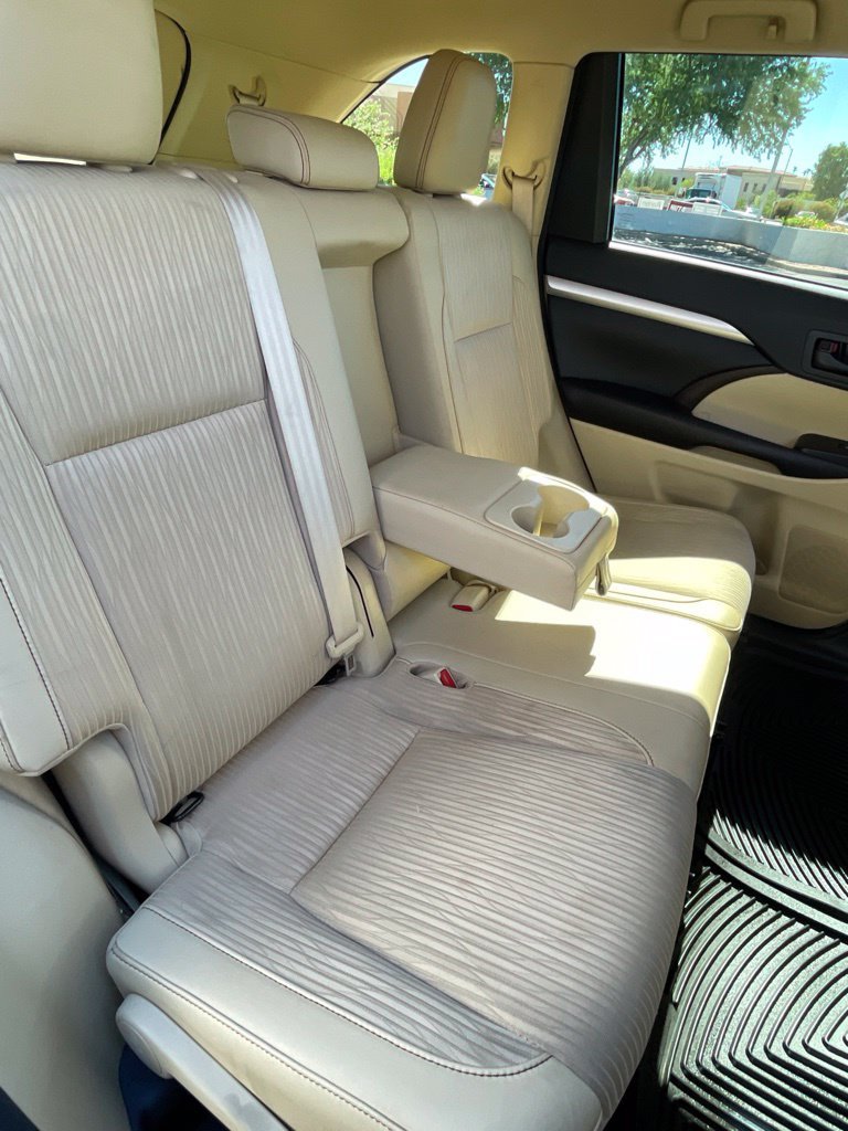 Used 2017 Toyota Highlander Plus FWD image 19