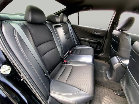 Used 2016 Honda Accord Sport image 19