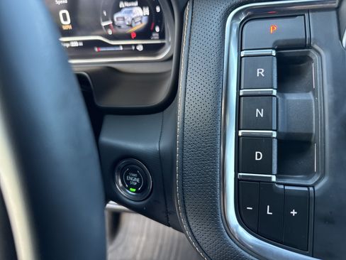 Used 2023 GMC Yukon XL AT4 w/ AT4 Premium Package AWD/4WD image 32