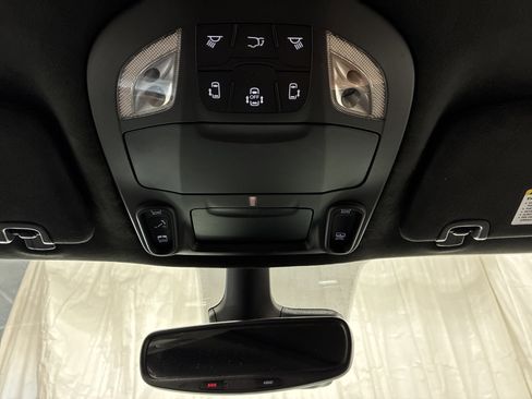 Certified 2025 Chrysler Pacifica Pinnacle w/ Trailer Tow Group AWD/4WD image 22