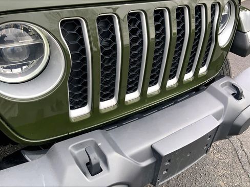 Used 2021 Jeep Gladiator Overland w/ Popular Equipment Package image 27