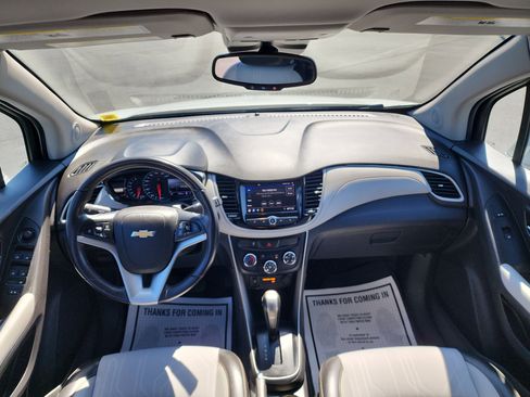 Certified 2020 Chevrolet Trax LT w/ LT Convenience Package image 23