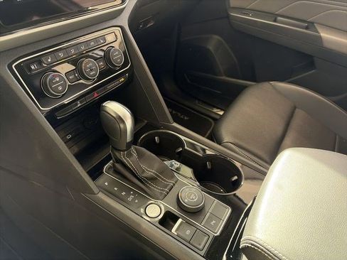 Certified 2022 Volkswagen Atlas SE w/ Black Wheel Package image 46