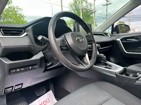Used 2019 Toyota RAV4 XLE w/ Convenience Package AWD/4WD image 10