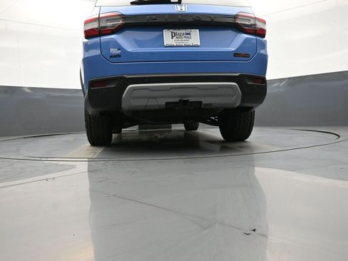 Used 2025 Honda Pilot TrailSport image 33