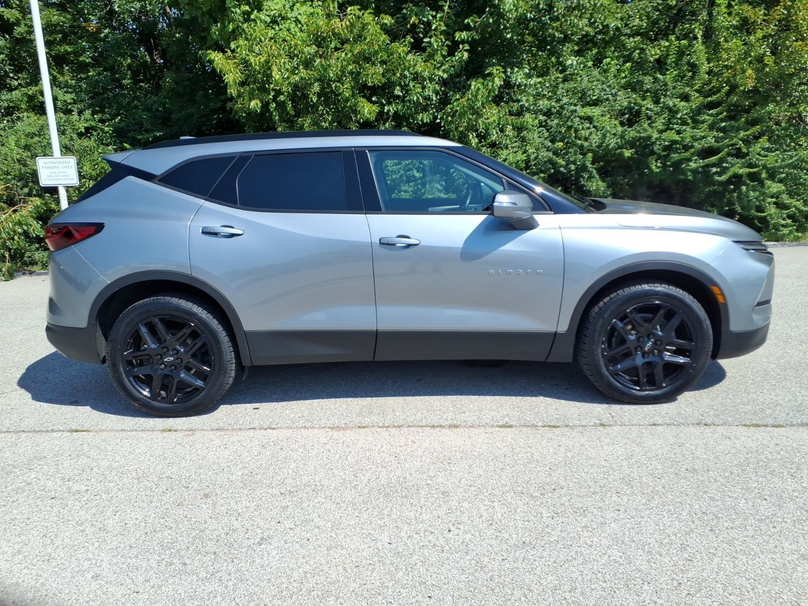 Used 2023 Chevrolet Blazer LT AWD/4WD image 28
