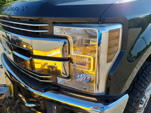 Used 2019 Ford F250 Lariat w/ Chrome Package AWD/4WD image 9