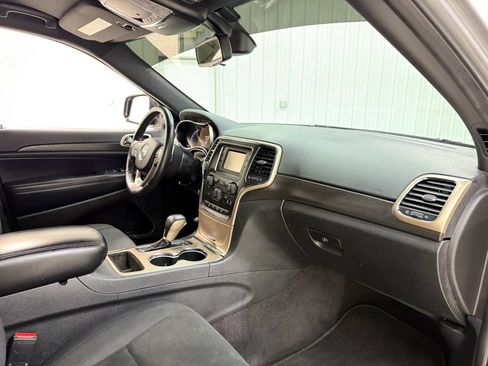 Used 2016 Jeep Grand Cherokee Laredo w/ Quick Order Package 23E AWD/4WD image 14