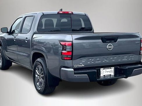 Certified 2025 Nissan Frontier SV w/ SV Convenience Package RWD image 4