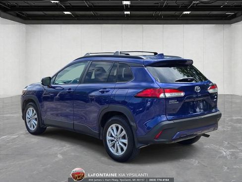 Used 2022 Toyota Corolla Cross LE w/ Moonroof Package AWD/4WD image 3