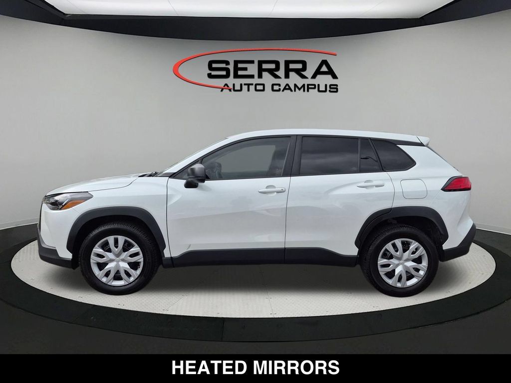 Used 2022 Toyota Corolla Cross L FWD image 9
