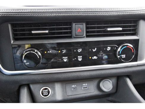 Used 2023 Nissan Rogue S FWD image 15