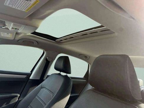 Used 2022 Volkswagen Passat 2.0T SE image 29