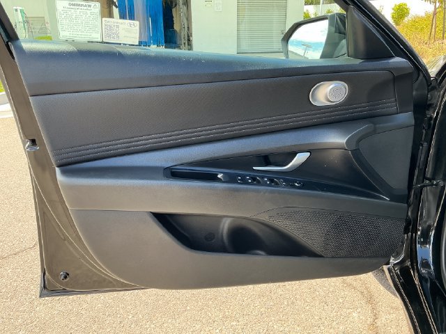 Used 2025 Hyundai Elantra SEL FWD image 10