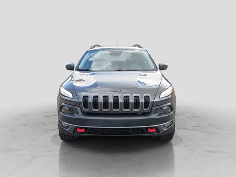 Used 2017 Jeep Cherokee Trailhawk AWD/4WD image 3