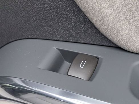 New 2026 Chevrolet Traverse LT FWD image 32