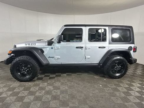 Used 2024 Jeep Wrangler Unlimited AWD/4WD image 5