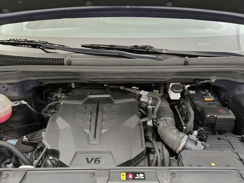 Used 2022 Kia Carnival LX FWD image 19