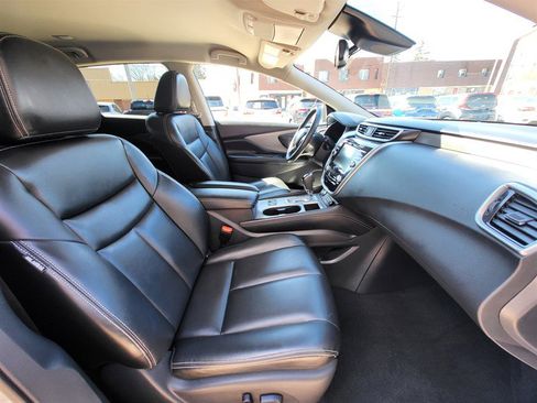 Used 2022 Nissan Murano SV image 10