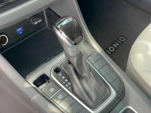Used 2022 Hyundai Ioniq Blue FWD image 21