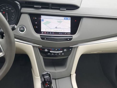 Certified 2024 Cadillac XT5 Premium Luxury w/ Technology Package AWD/4WD image 32