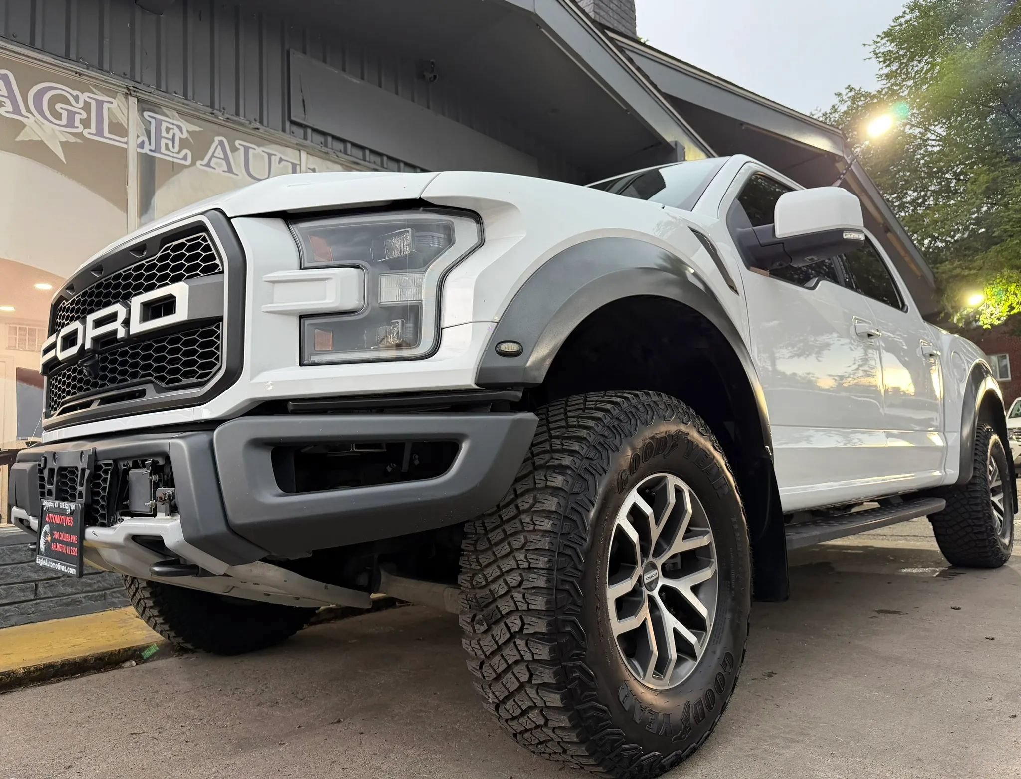 Used 2017 Ford F150 Raptor w/ Equipment Group 802A Luxury AWD/4WD image 7