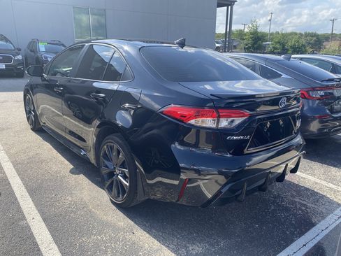 Used 2024 Toyota Corolla SE FWD image 8