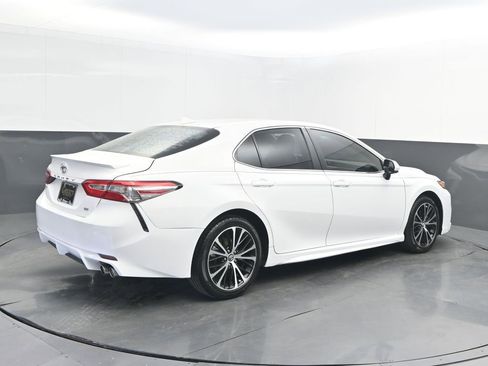 Used 2020 Toyota Camry SE image 7