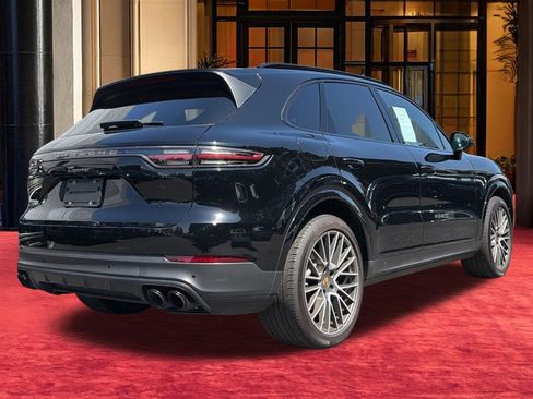 Used 2023 Porsche Cayenne Platinum Edition AWD/4WD image 8