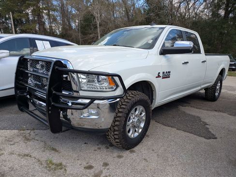 Used 2017 RAM 2500 Laramie w/ Convenience Group image 3