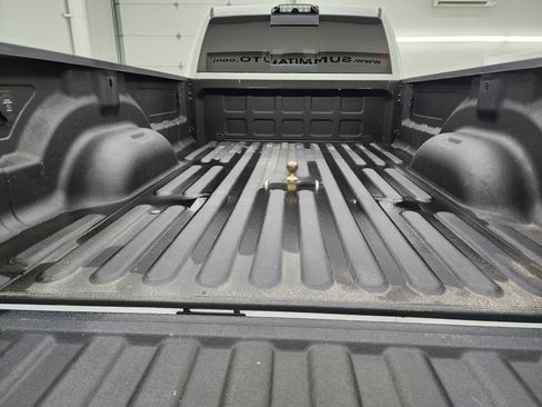 Used 2021 RAM 3500 Laramie w/ Night Edition image 33