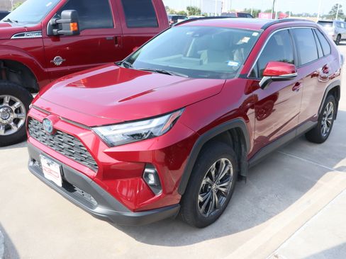 Used 2024 Toyota RAV4 XLE Premium AWD/4WD image 3