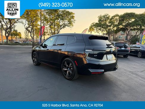 Used 2024 BMW iX xDrive50 w/ Premium Package AWD/4WD image 6