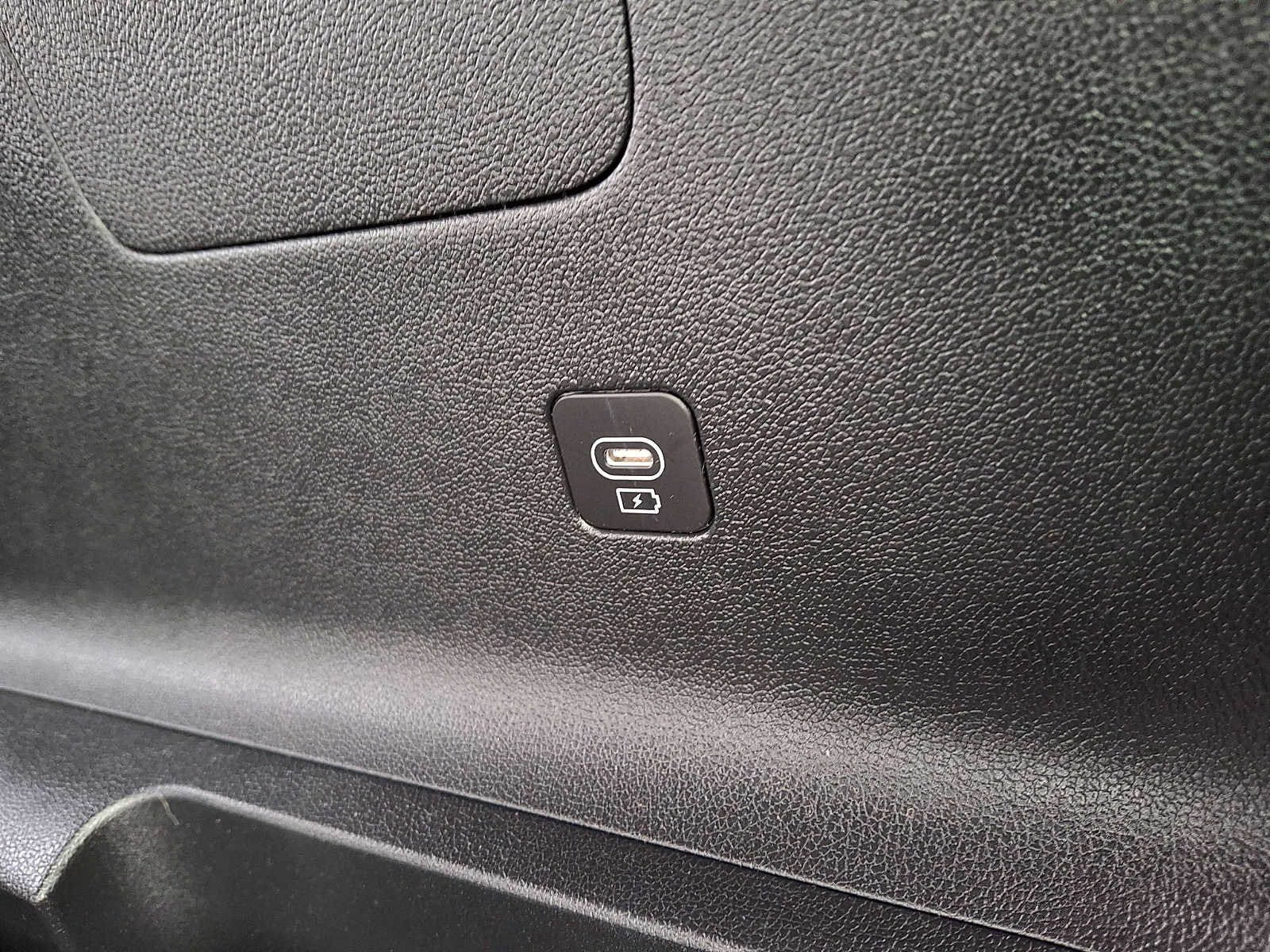 Used 2024 Kia Sorento S w/ Panoramic Sunroof Package AWD/4WD image 11