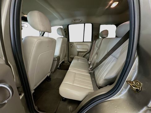 Used 2006 Jeep Liberty Limited image 26
