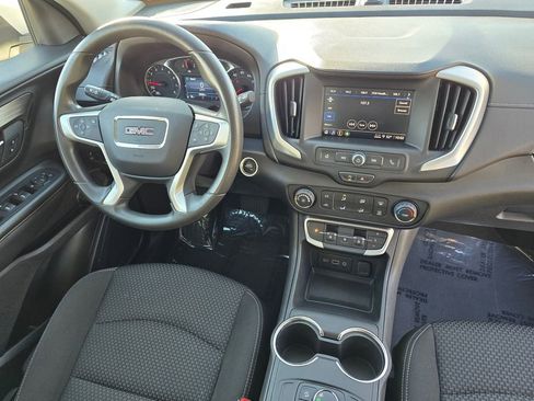 Used 2024 GMC Terrain SLE image 13