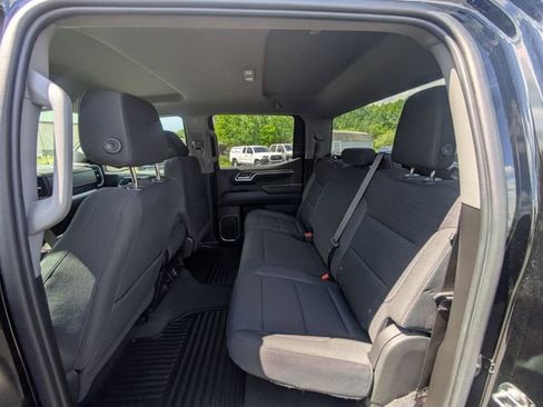 Used 2022 Chevrolet Silverado 1500 LT AWD/4WD image 29
